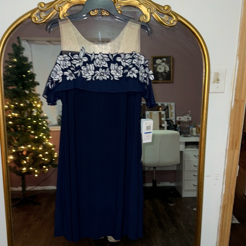 Navy off the shoulder dress 💙